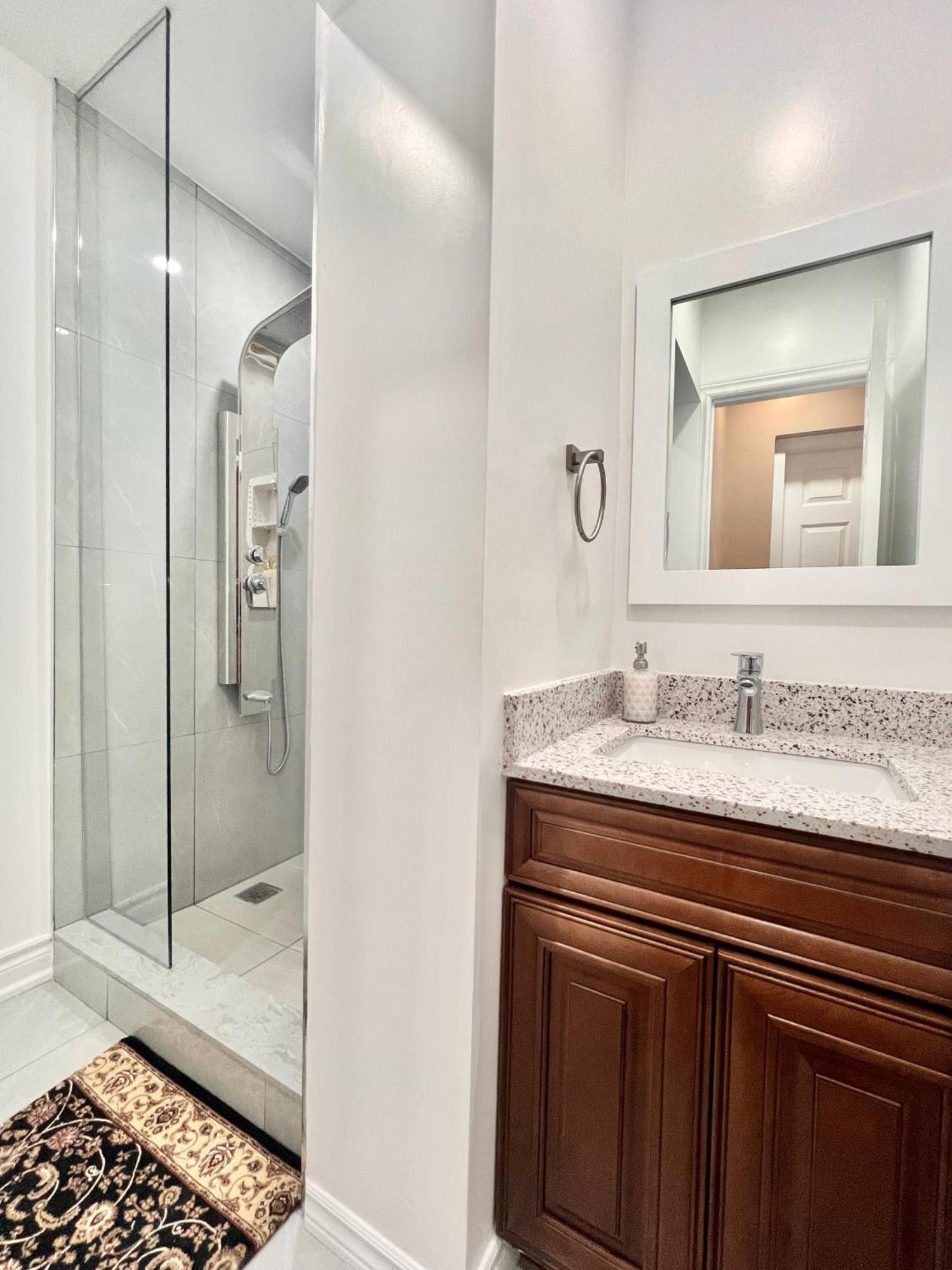 Upgraded Rooms With Bath 7-Min To Subway Near Downsview Rogers Stadium Toronto Exteriér fotografie